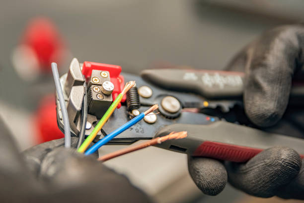 Best Local Electrician Companies  in Charlotte, TN